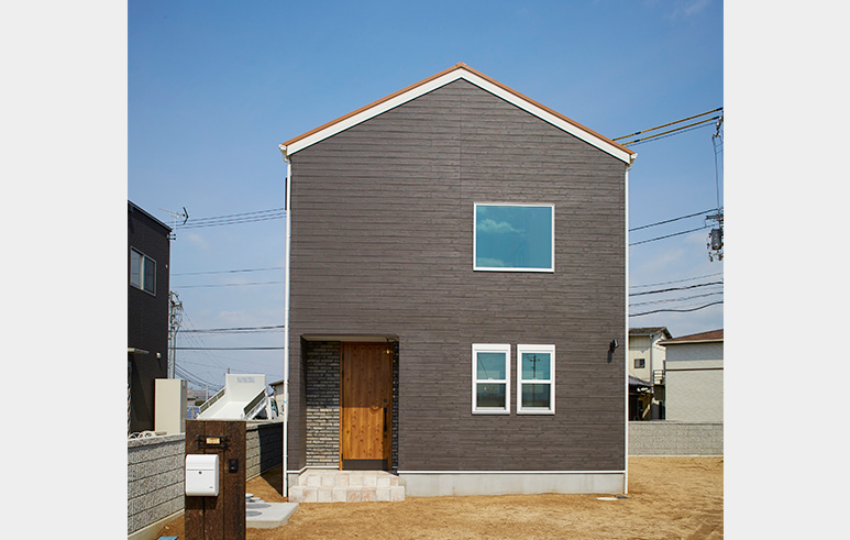 猫と暮らすカフェスタイルの2階建て1